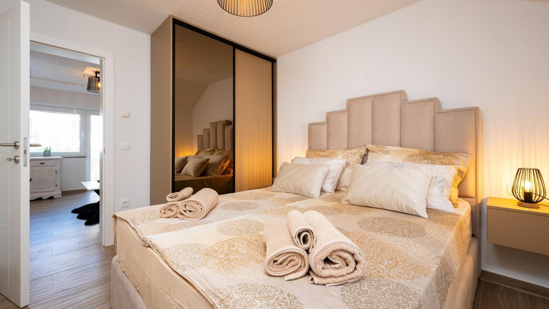 Apartments Summer Трогир Экстерьер фото